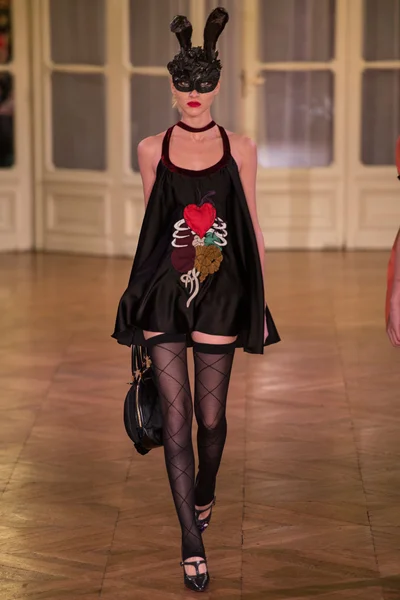 Look 27